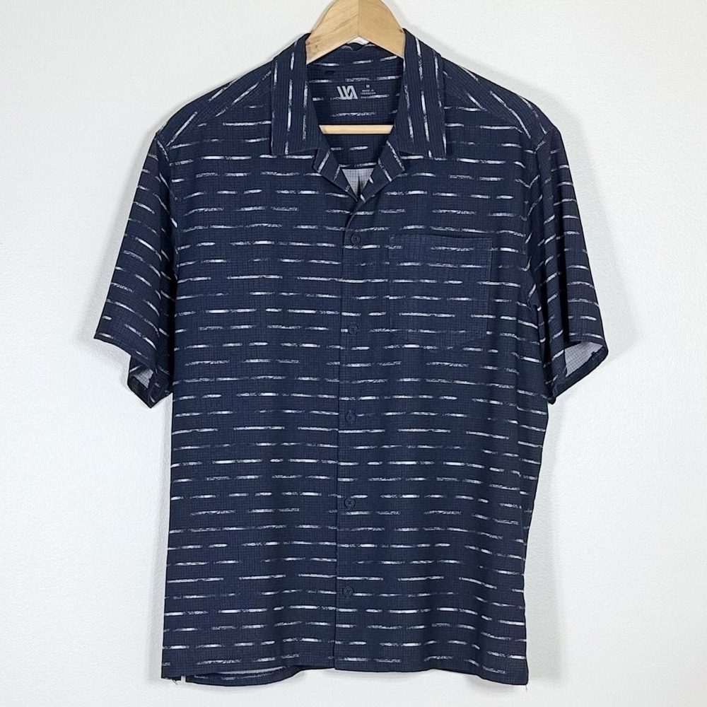 VRST Mens Performance Resort Shirt M Navy Striped Stretch Button Up Casual Camp
